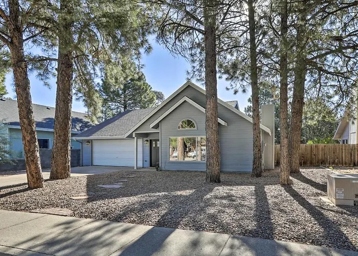 Modern Retreat ~ 4 Mi To Downtown! Hébergement de vacances *