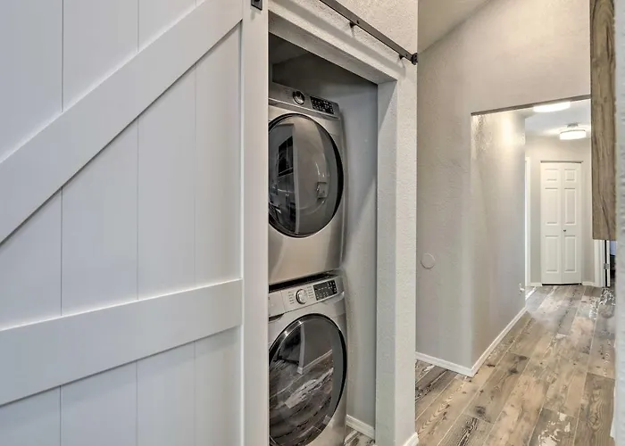 Modern Retreat ~ 4 Mi To Downtown! Flagstaff