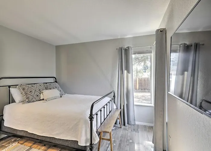 Modern Retreat ~ 4 Mi To Downtown! Flagstaff