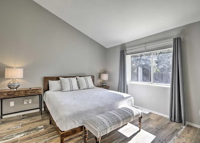Modern Retreat ~ 4 Mi To Downtown!