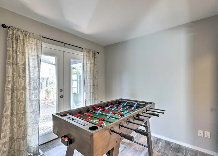 Modern Retreat ~ 4 Mi To Downtown! *
