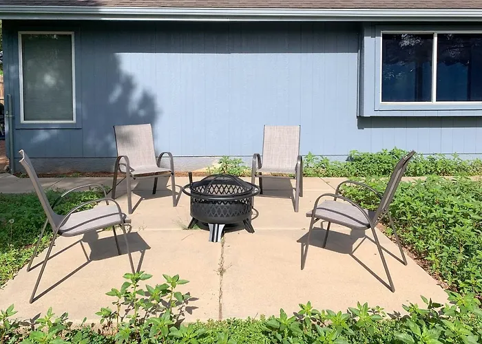 Hébergement de vacances Modern Retreat ~ 4 Mi To Downtown! *