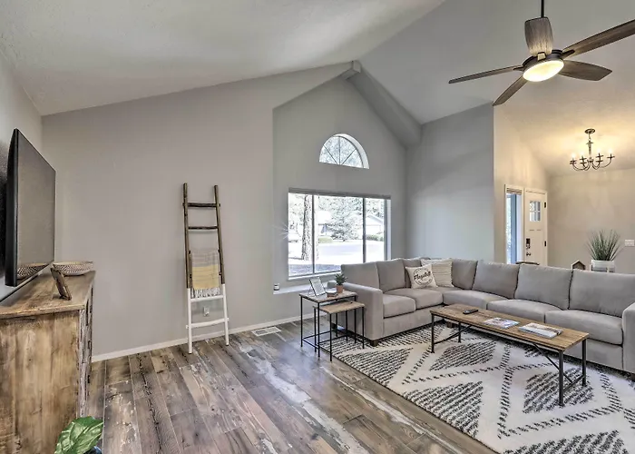 Modern Retreat ~ 4 Mi To Downtown! Holiday home Flagstaff